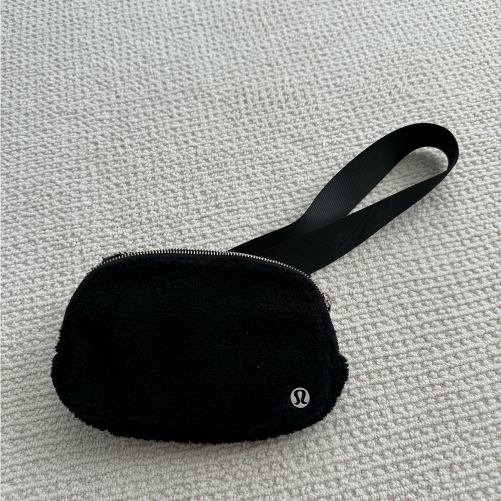 Lululemon Sherpa Fanny Pack